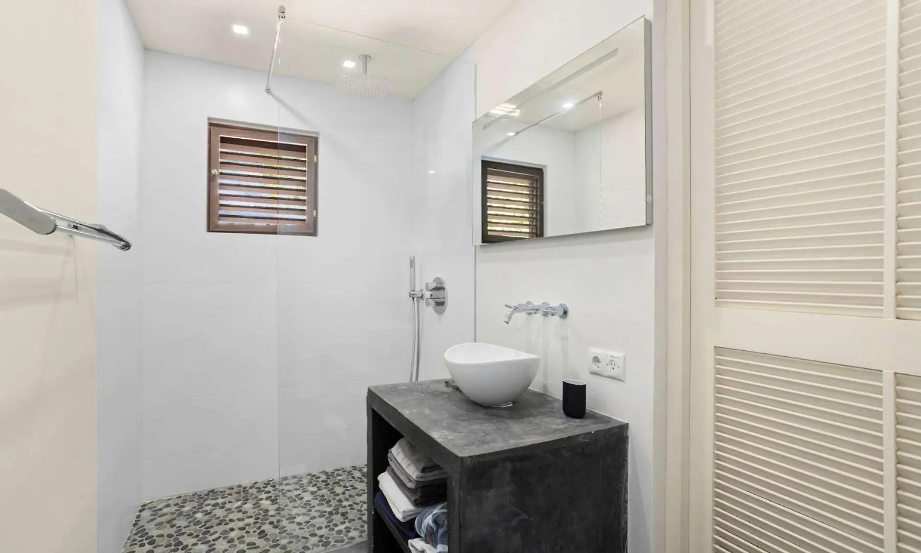 קרלנדיק Villa Di Dos Kas With A Refreshing Private Pool